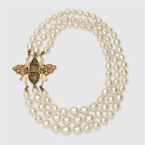 gucci pearl necklace.